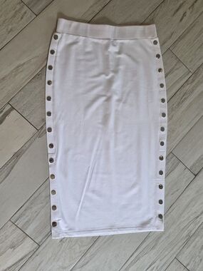 bebe White Pencil Skirt with Silver Stud Trim NWOT Large